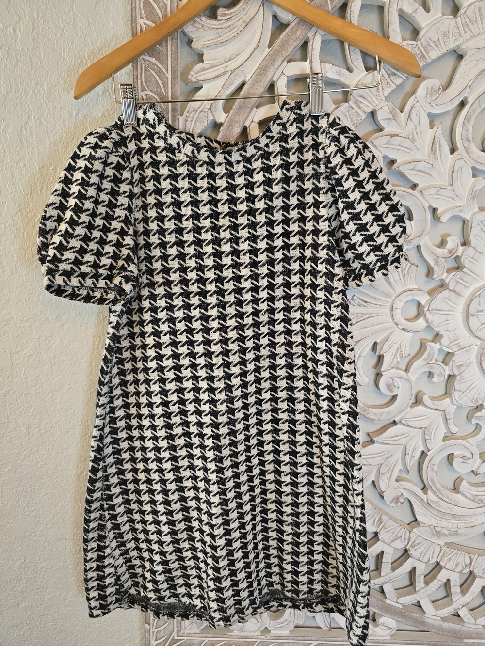 Zara Black and White Houndstooth Puff Sleeve Dress